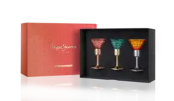Kit Perfume Pepe Jeans Set Life Is Now Eau de Parfum Feminino 15ml + Cocktail Miniatura Eau de Parfum Feminino 15ml + Celebrete Miniatura Eau de Parfum feminino 15ml